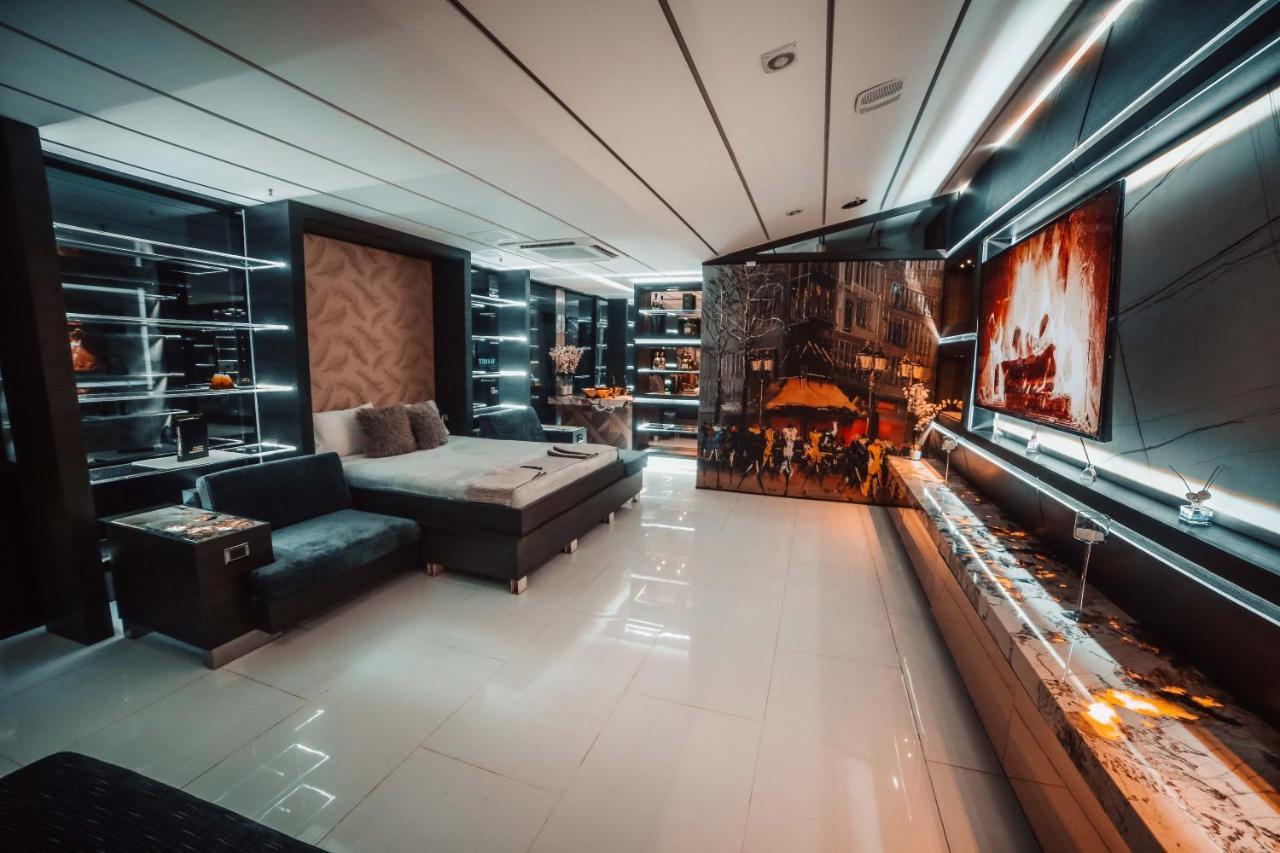 1Million Luxury Suites Medellín Exterior foto
