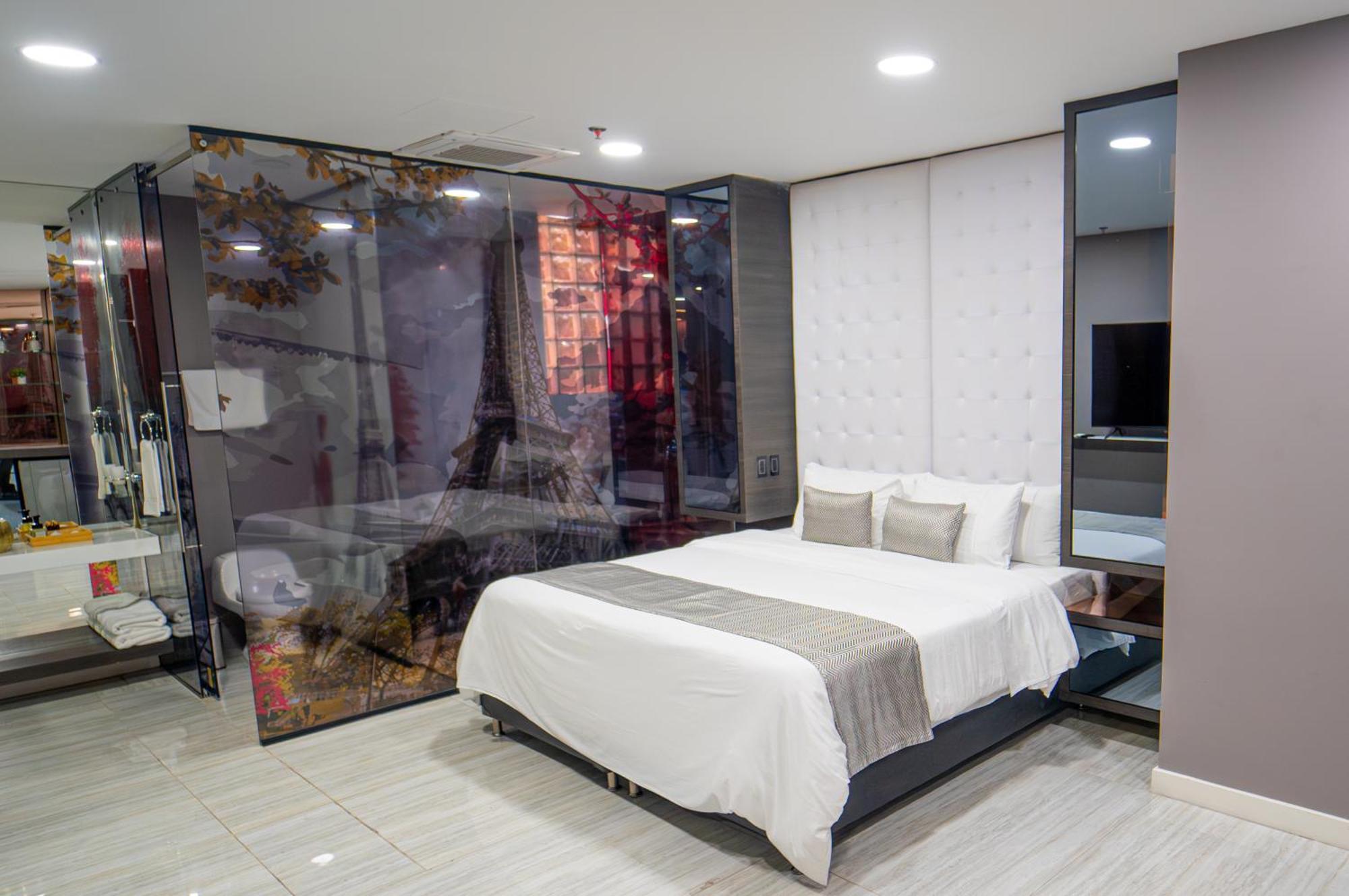 1Million Luxury Suites Medellín Exterior foto